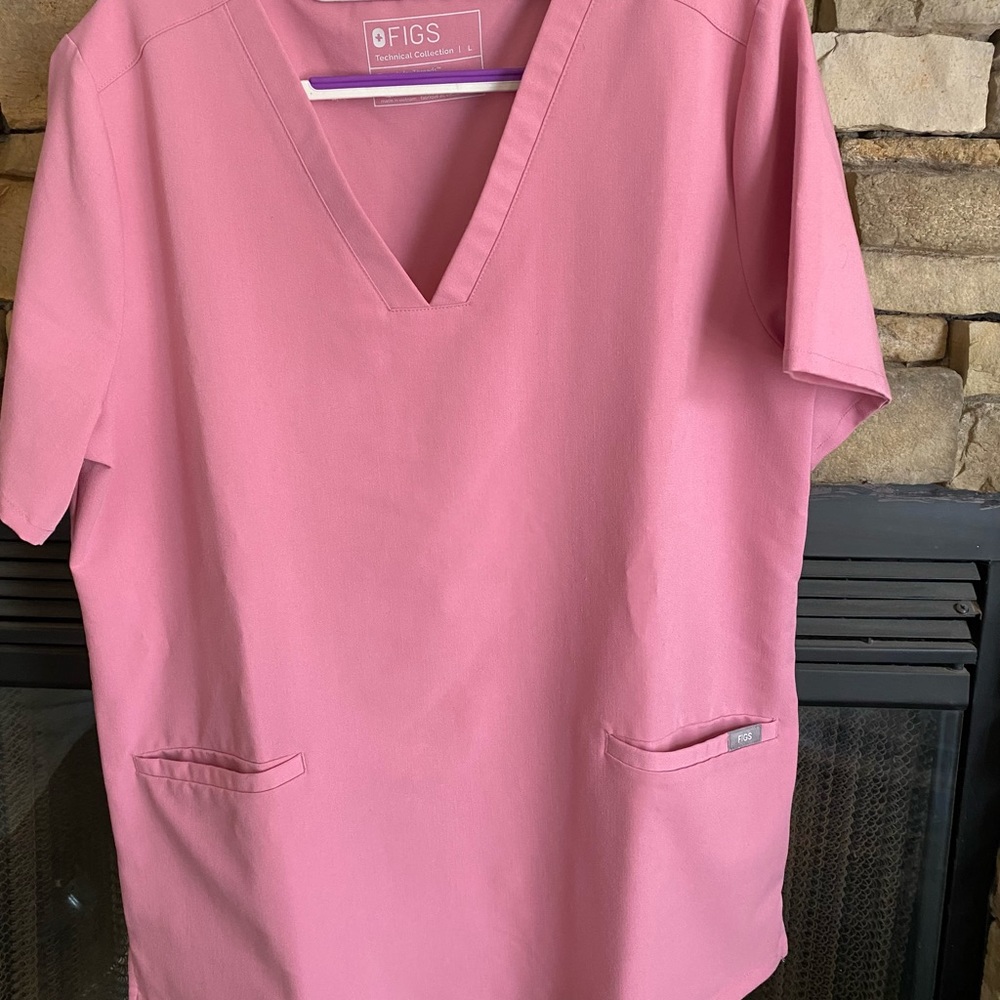 Figs Casma 3 pocket scrub top